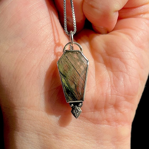 Green Rutile in Quartz Coffin Shape Handmade Sterling Silver Necklace - Picture 3 of 13